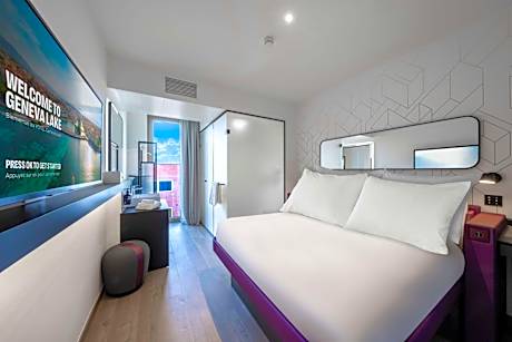 Standard Queen Room