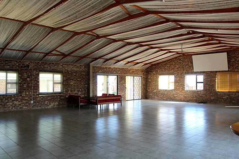 Gaggle Inn Guest Lodge