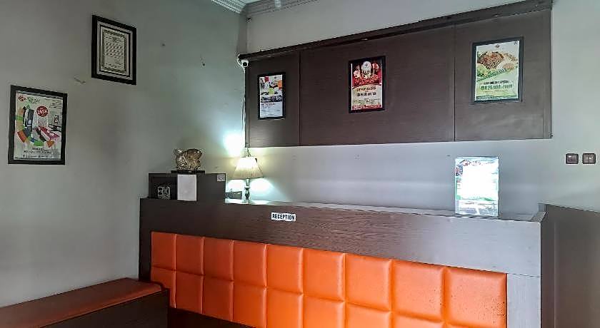 RedDoorz @ Hotel Arwana Safari Puncak