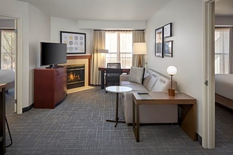 Two-Bedroom Suite with Two Queen Beds