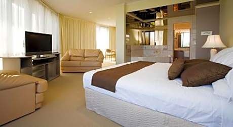 King Room with Spa Bath