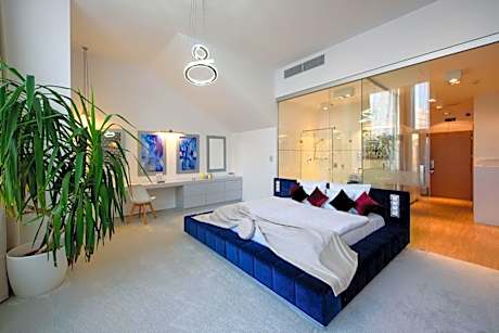 Karoly Corner Residences