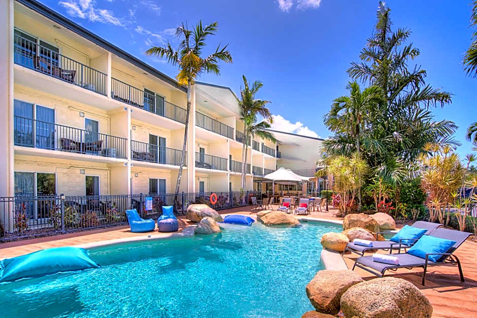 Cairns Queenslander Hotel & Apartments