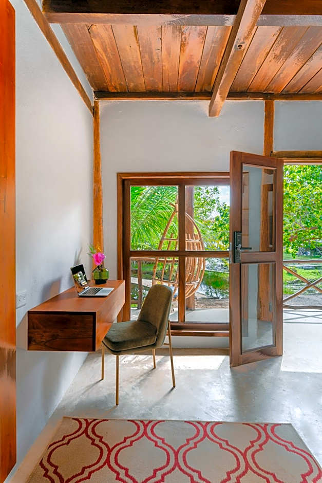 Azulea Bacalar Hotel & Spa - Lagoon Front