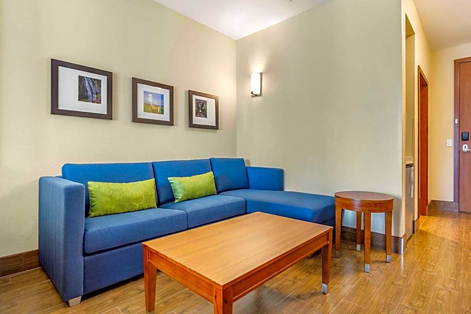 Comfort Inn & Suites Lakewood by JBLM