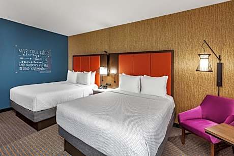 Queen Room with Two Queen Beds and Roll-In Shower - Mobility/Hearing Accessible - Non-Smoking