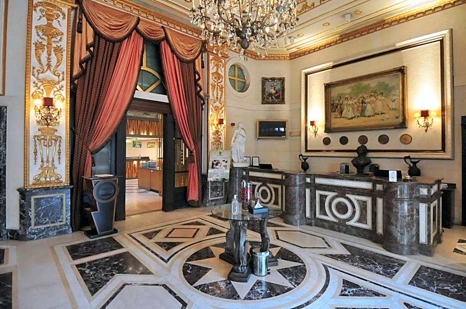 Golden Tulip Serenada Hamra Hotel