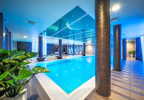 Wellton Riverside SPA Hotel