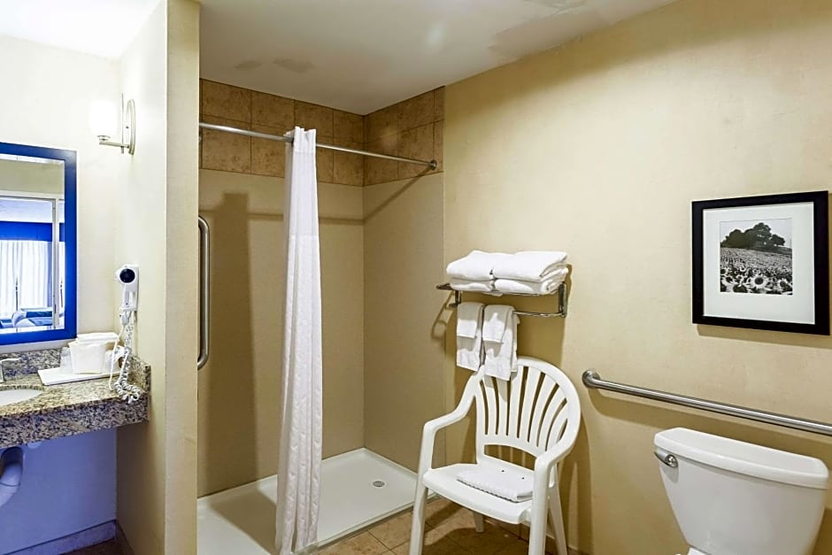 Comfort Suites Lincoln East