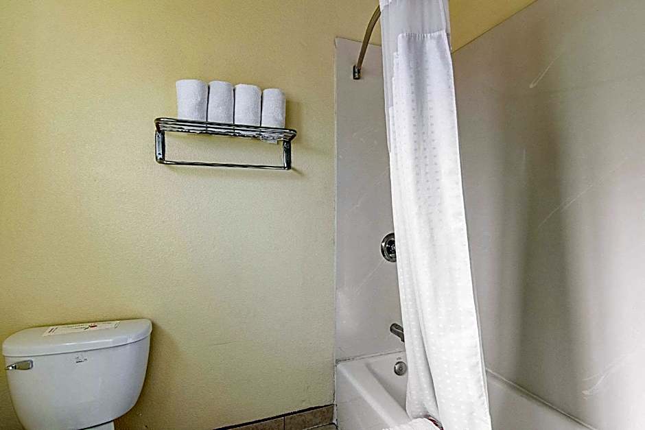 Econo Lodge Long Beach I-405