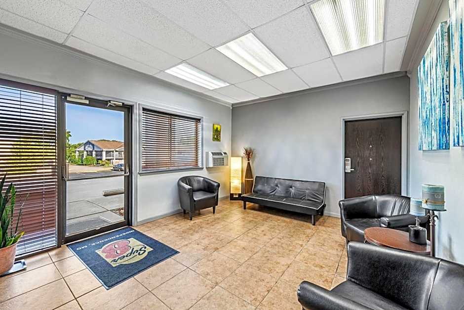 Super 8 by Wyndham Independence Kansas City