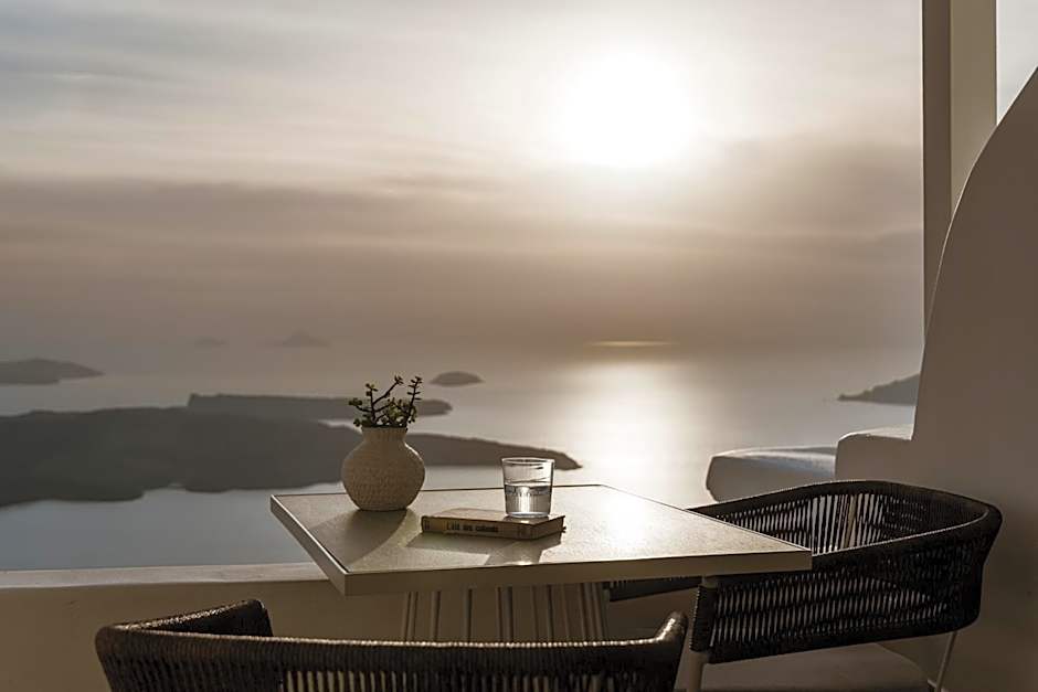 Aqua Luxury Suites Santorini