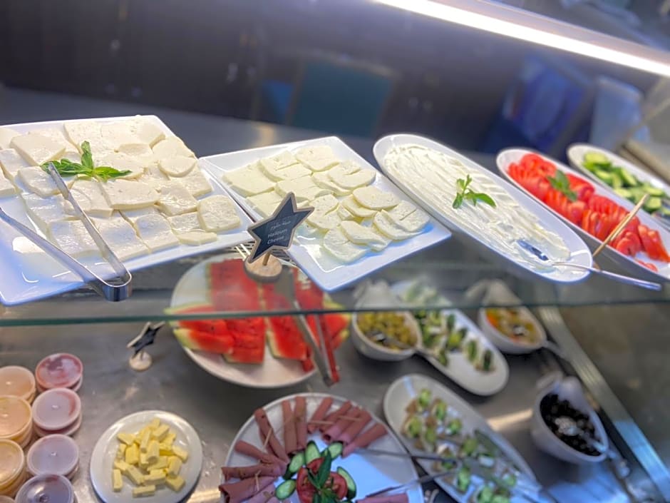 El Sheikh Suites Hotel