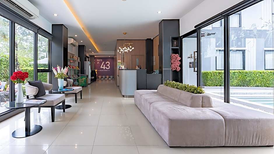 Gate43 Airport Hotel