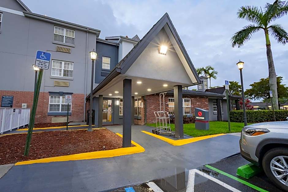 Candlewood Suites Miami Lakes By IHG