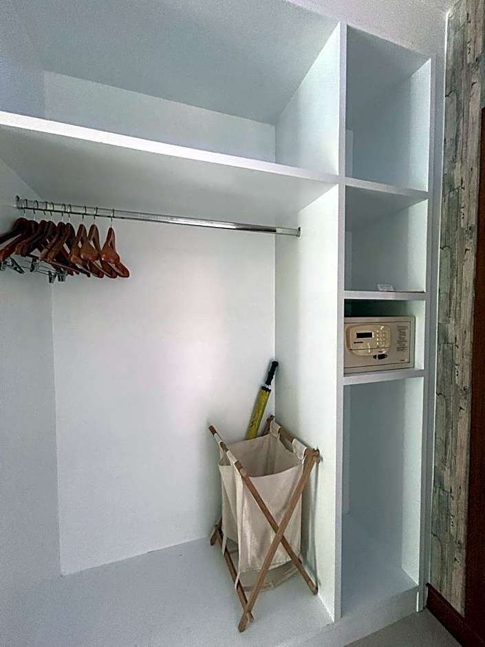 Benyada Lodge - Surin Beach