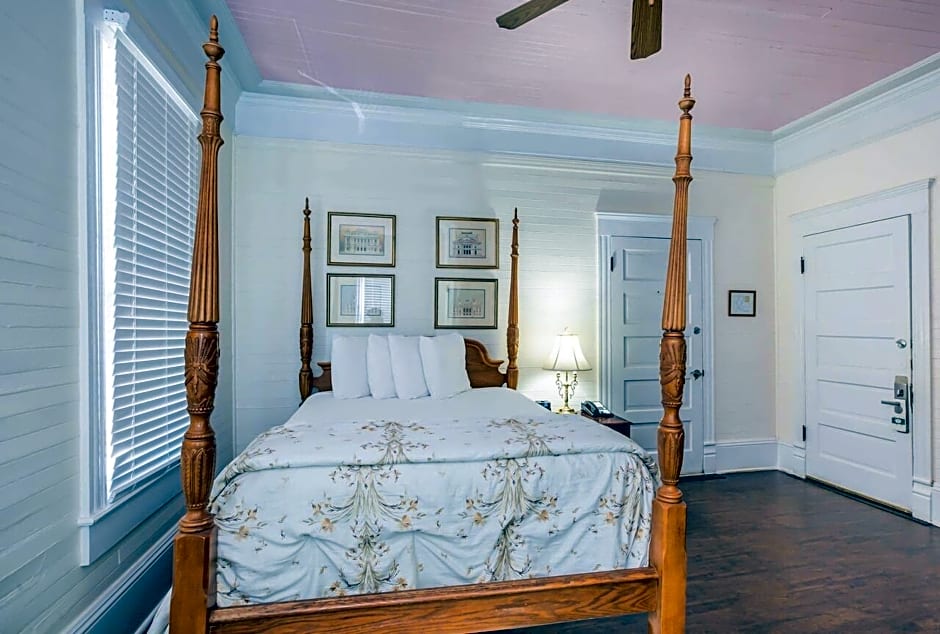 Coombs Inn & Suites, Ascend Hotel Collection