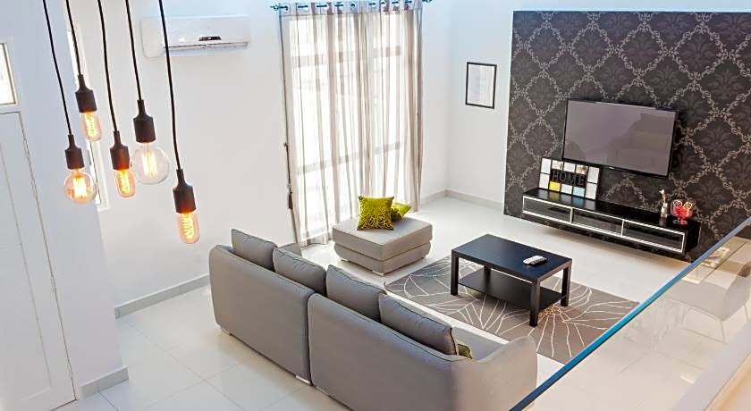 New Luxury Shamrock Beach Villas Seaview