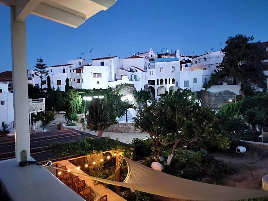 ΤΟ ΚΑΜΙΝΙ ΤΟΥ ΜΗΛΑ