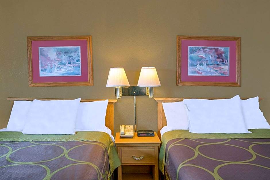 Super 8 by Wyndham Blytheville