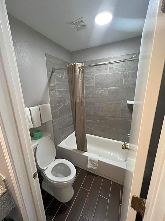 Key West Inn - Tuscumbia