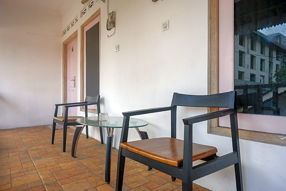 RedDoorz near Plengkung Gading 2