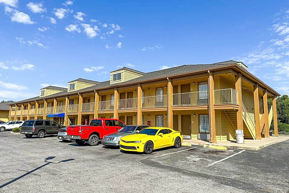 Bonita Lakes Inn
