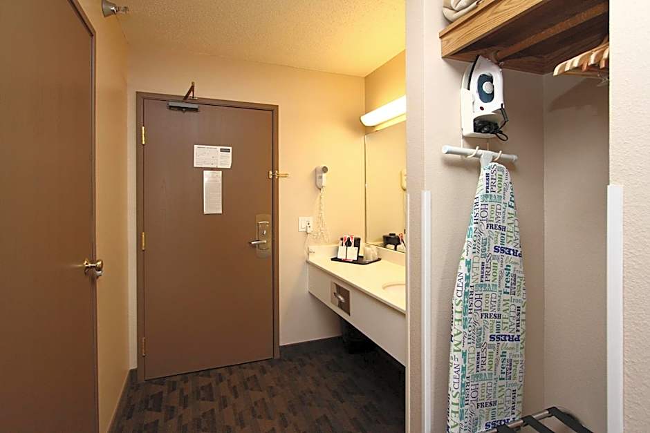 New Victorian Inn & Suites Lincoln