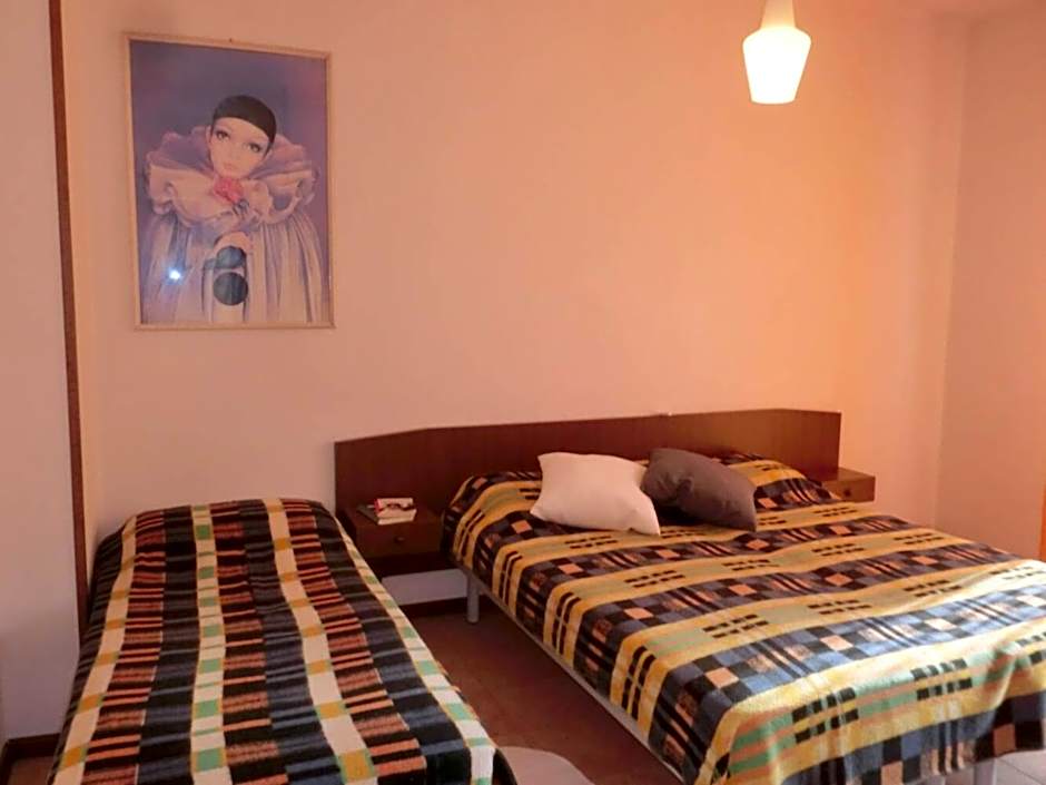 Comfy one-bedroom apartment with balcony and lift