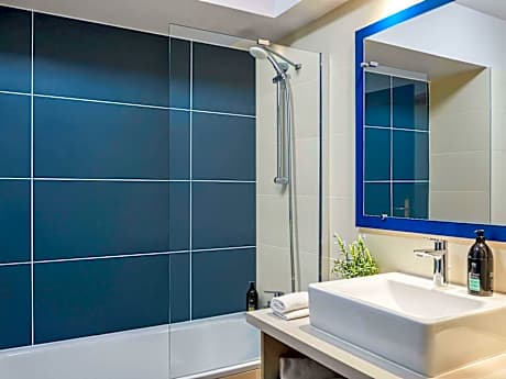 One-Bedroom Apartment (4 Adults)