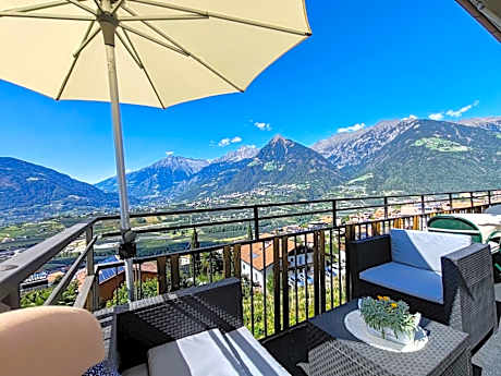 Schenna Garni Eden Bed & Breakfast