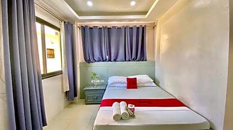 RedDoorz @ Greenview Hotel and Restobar Masbate