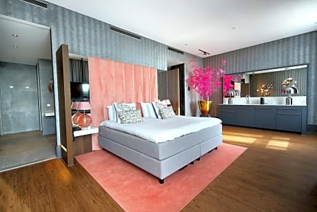 Suite with Sauna