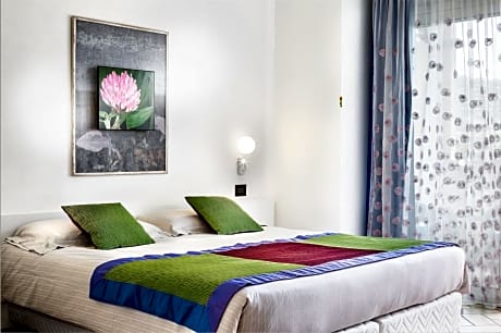 Classic Triple Room with Sea View