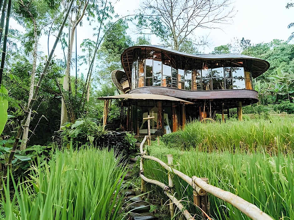 Bambu Indah Resort