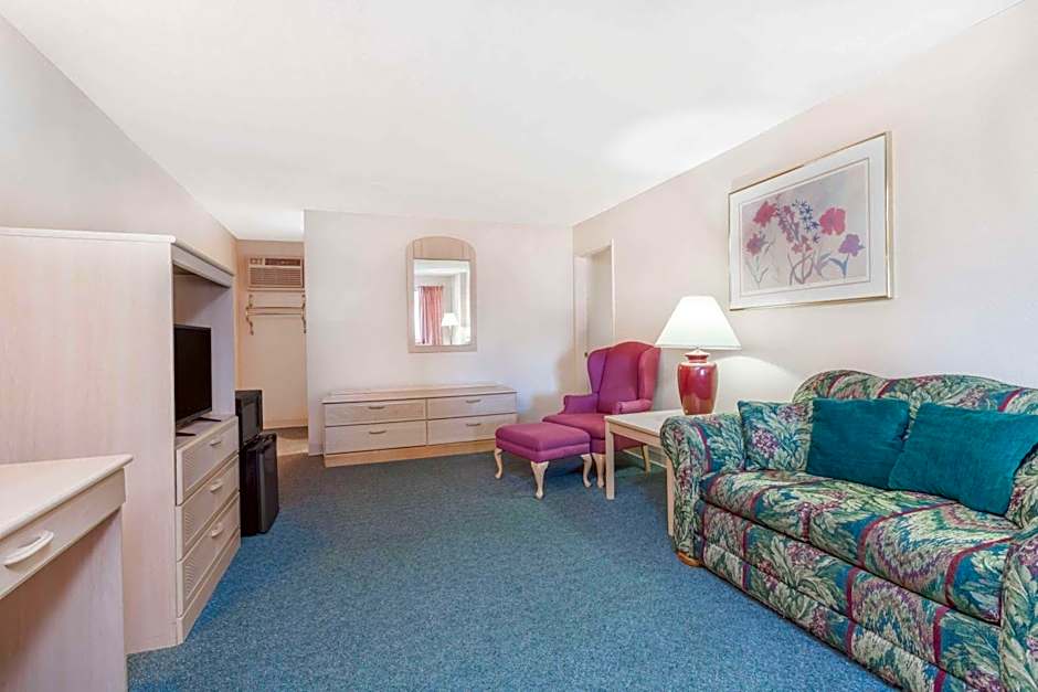 Days Inn by Wyndham Burns