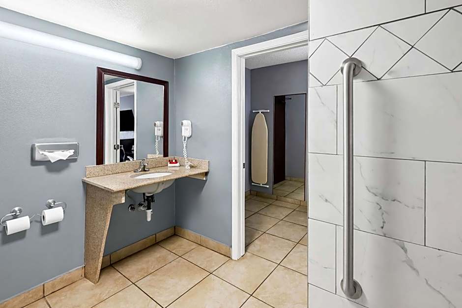 SureStay Plus Hotel by Best Western Lubbock Medical Center