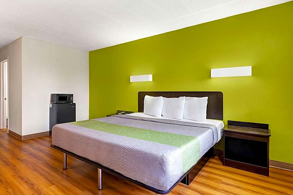 Motel 6 Indianapolis IN