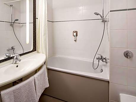 Standard room with 1 double bed - harbour view