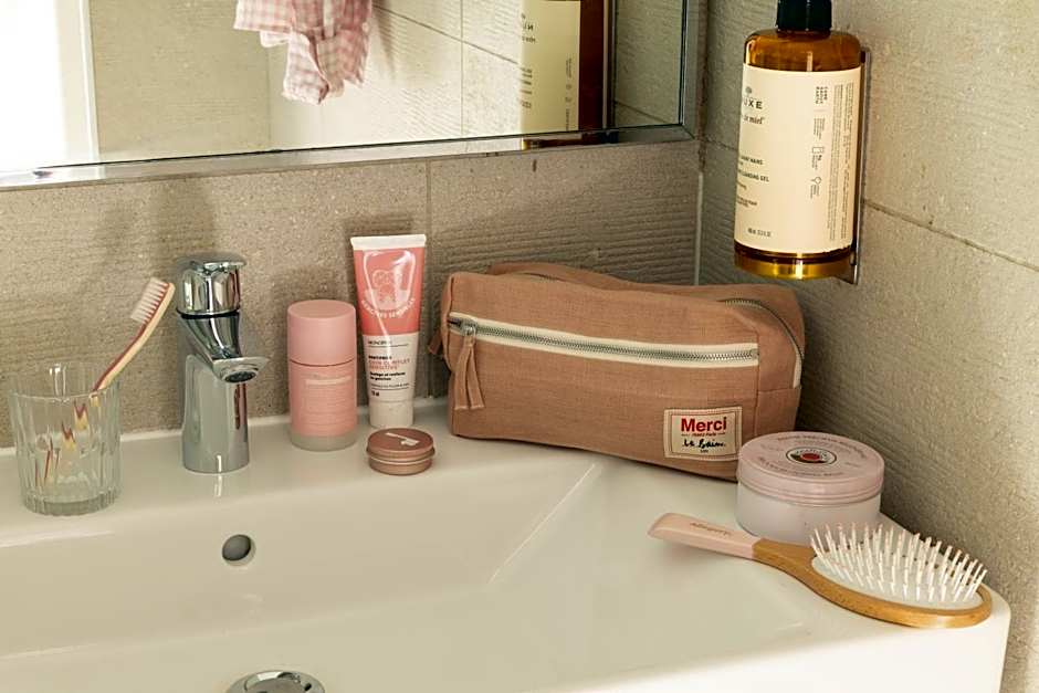 Midnight Hotel Paris