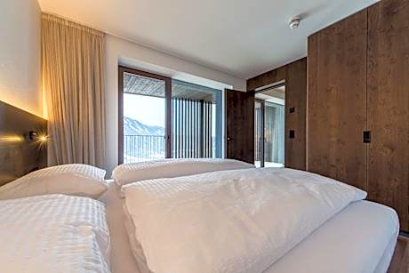 One-Bedroom Apartment with Balcony or Terrace