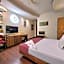 Royal Castle Grand