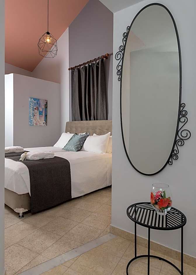 Grace Hotel & Studios