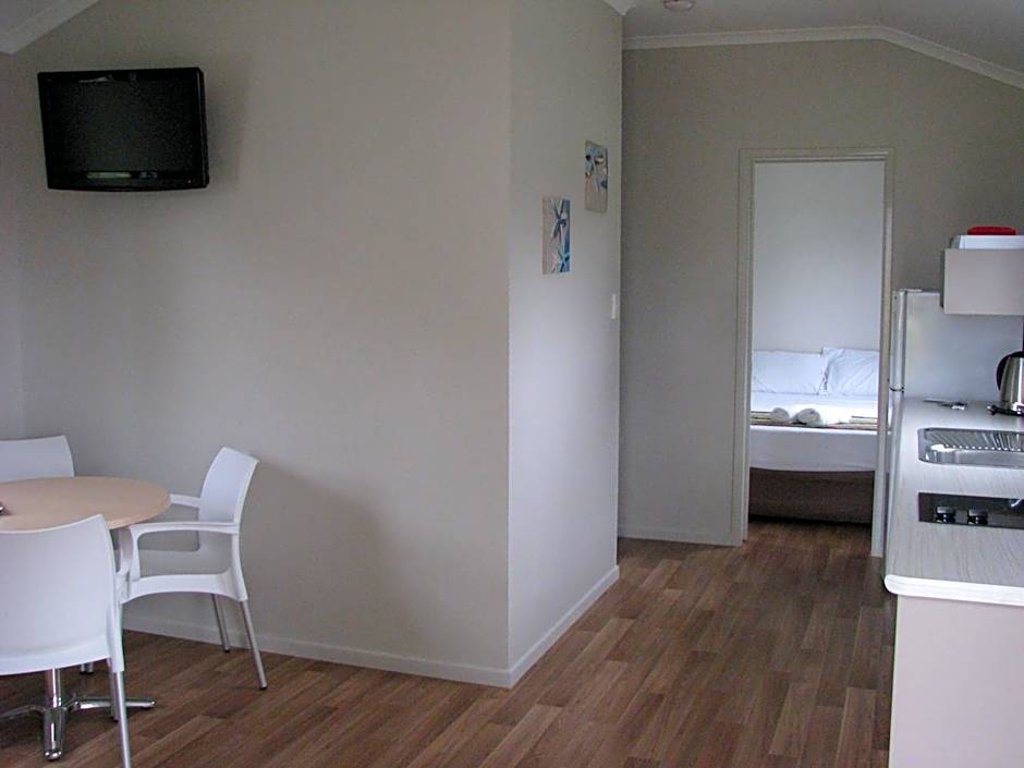 Cardwell Beachcomber Motel & Tourist Park