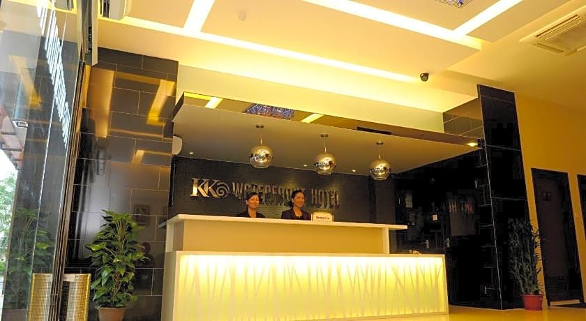 Kk Waterfront Hotel
