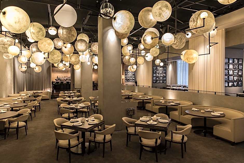 The Chicago Hotel Collection Ambassador Gold Coast