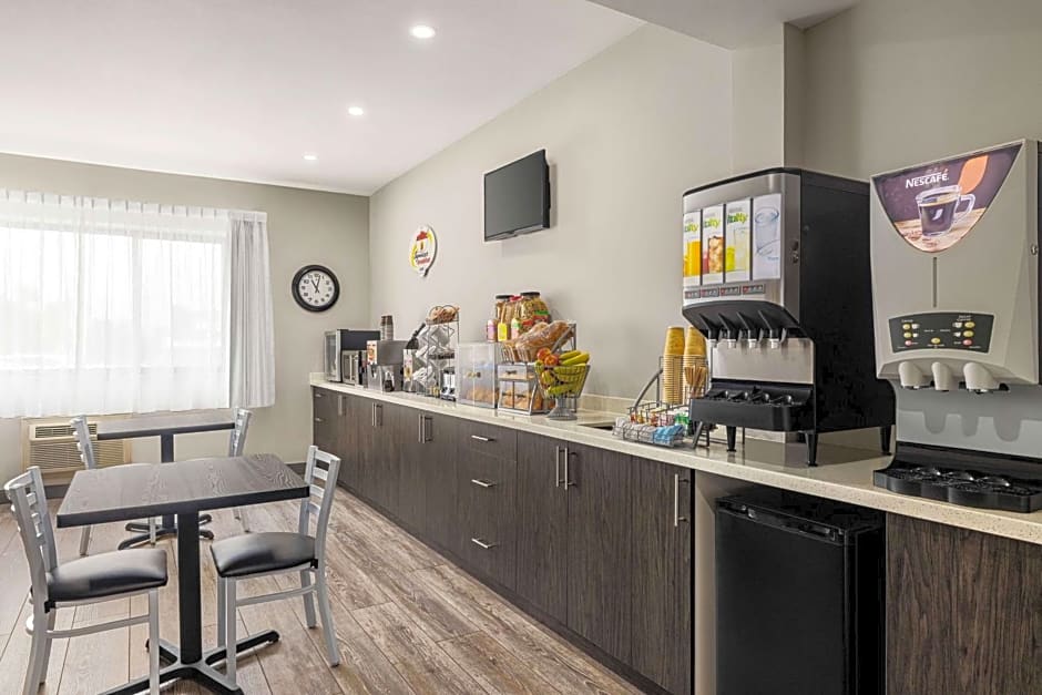 Super 8 by Wyndham Sarnia ON