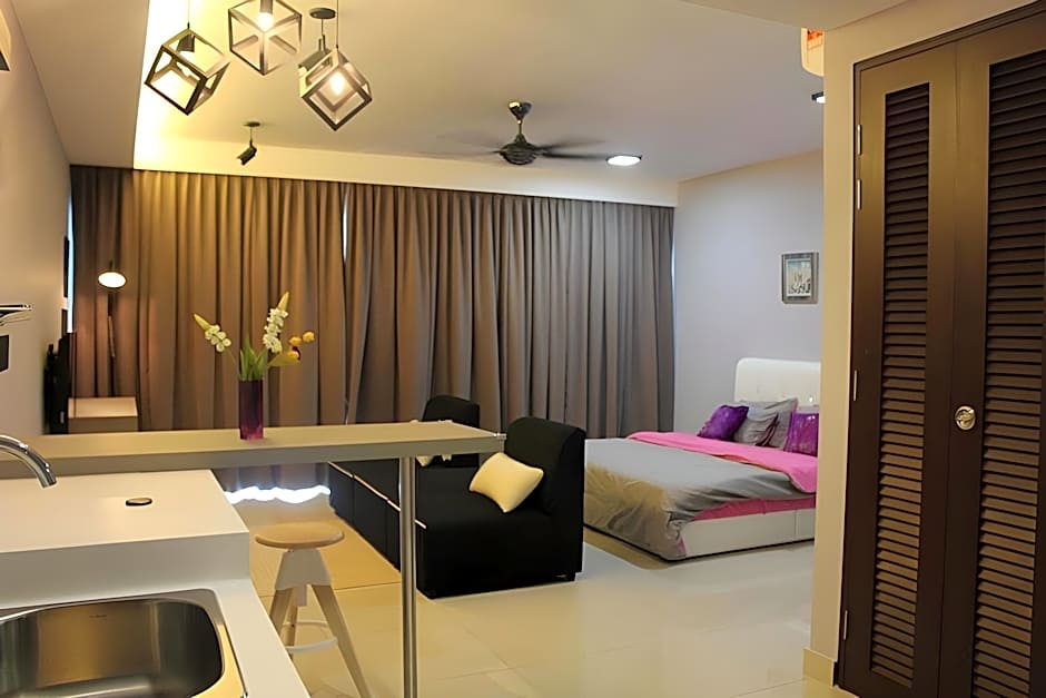 De Houz Guesthouse @ Setia Alam Trefoil