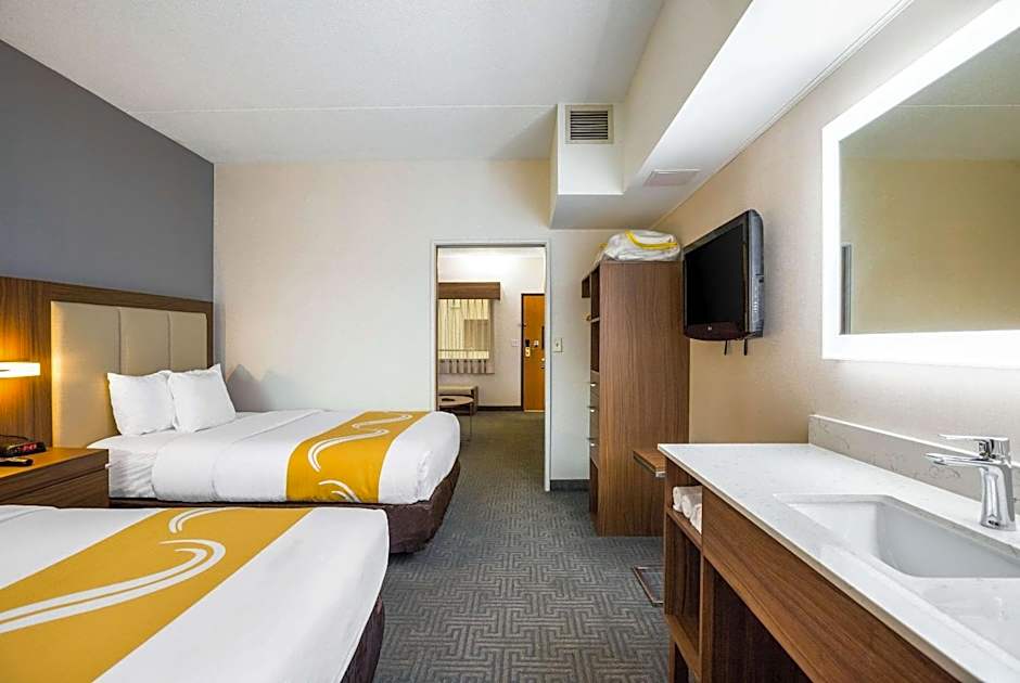 Quality Suites Lansing West