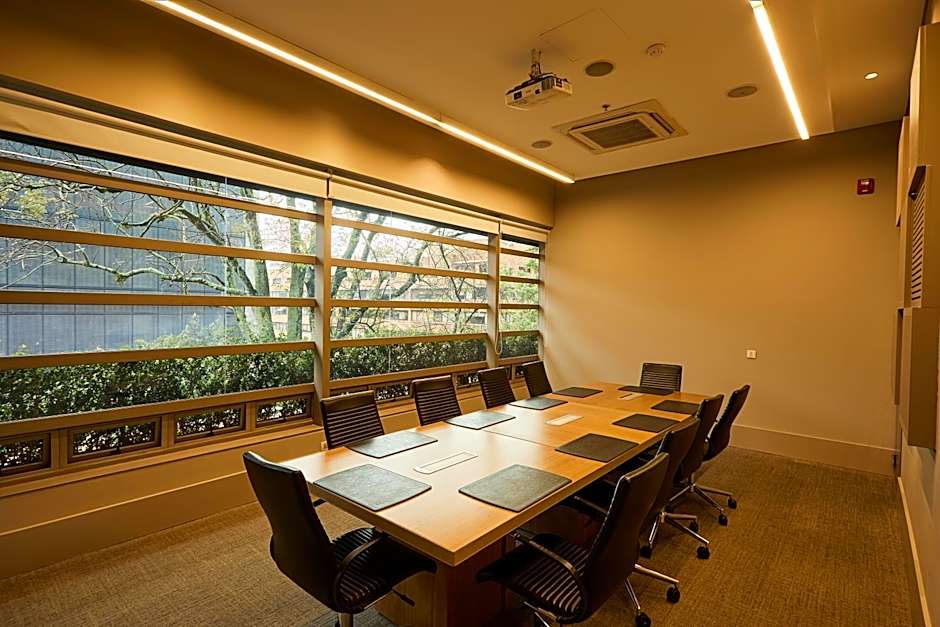 EK Hotel By Preferred Hotels Group
